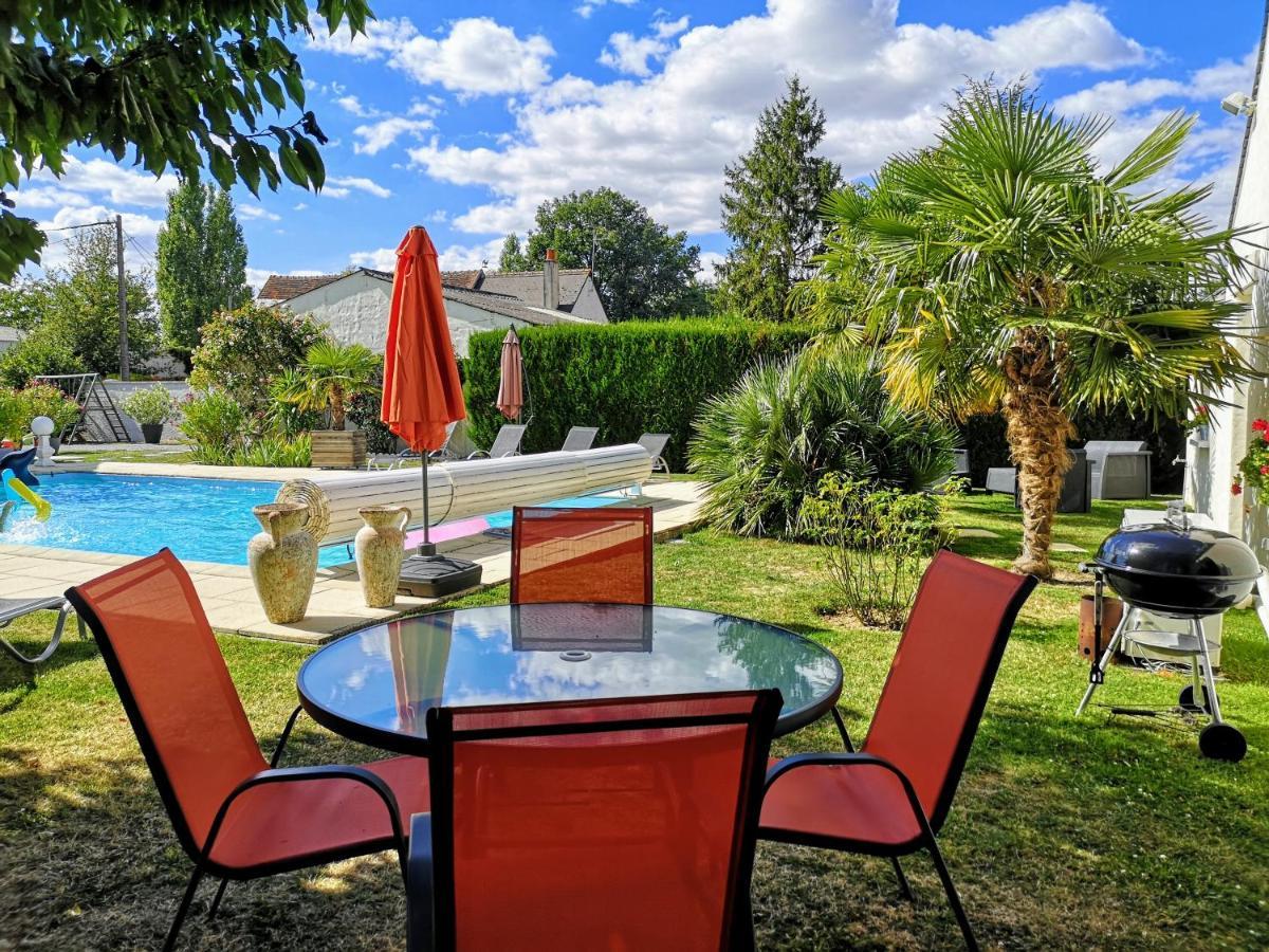 Gite Pause Au Jardin Piscine Chauffee Saint-Branchs Bagian luar foto