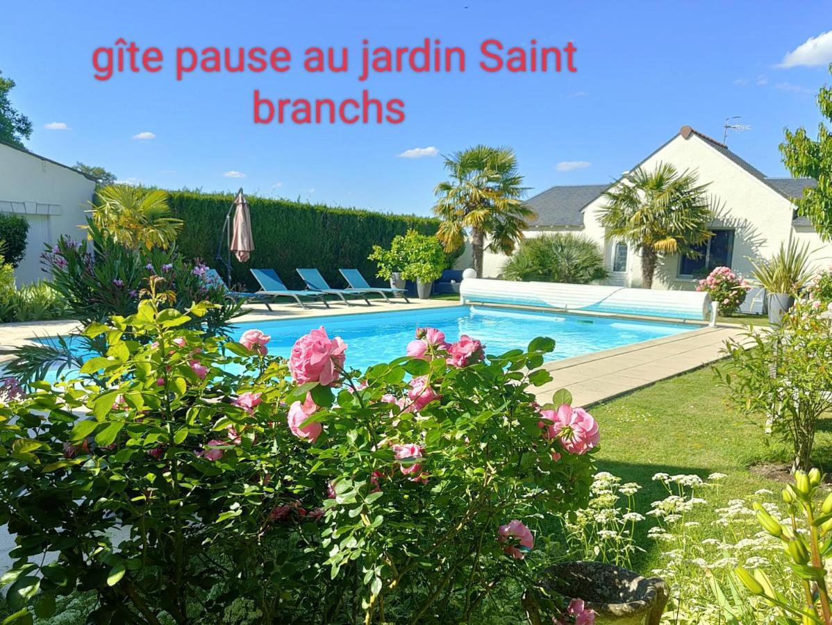 Gite Pause Au Jardin Piscine Chauffee Saint-Branchs Bagian luar foto